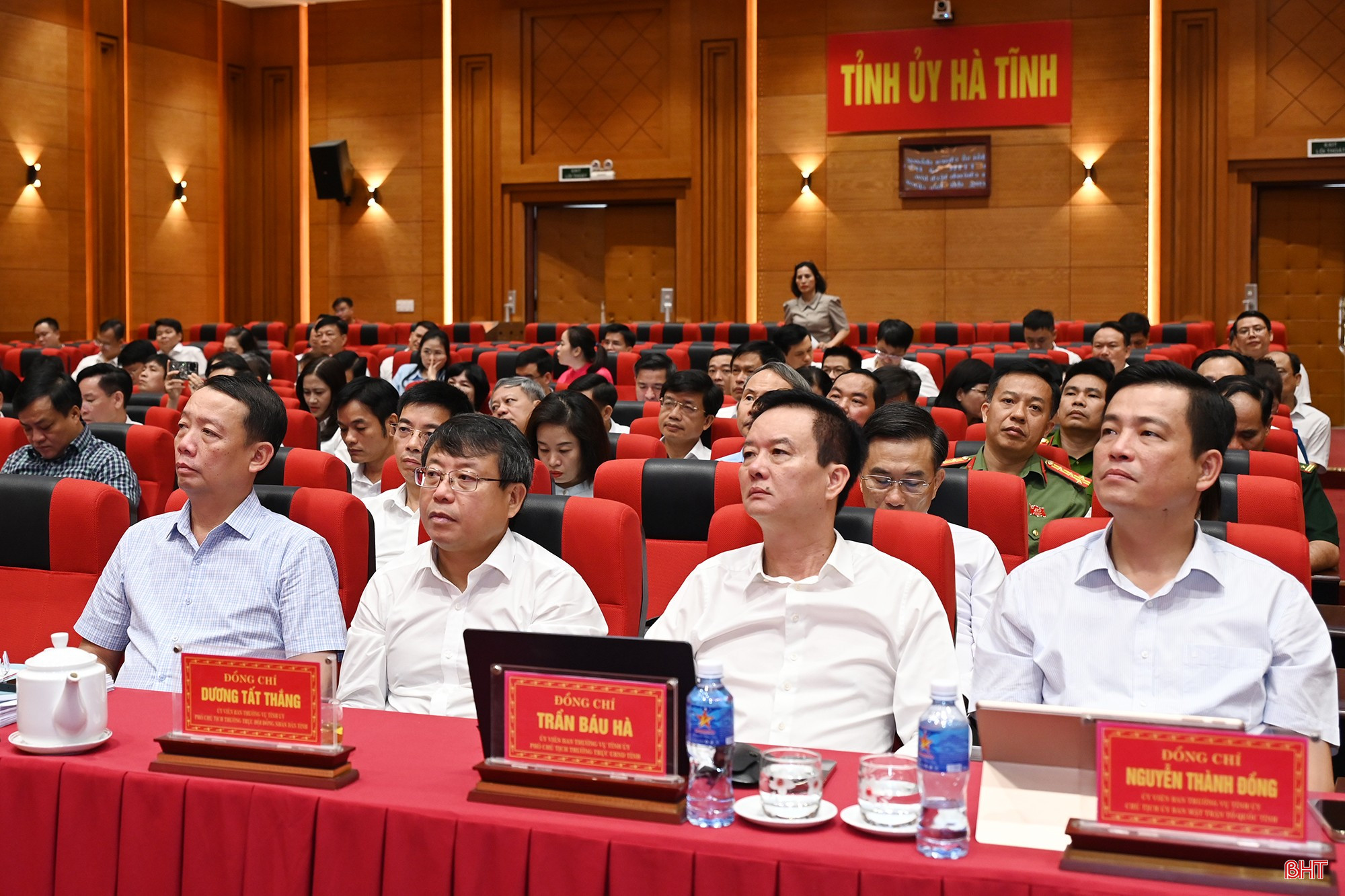 Các đồng chí lãnh đạo tỉnh dự hội nghị tại điểm cầu Hà Tĩnh.