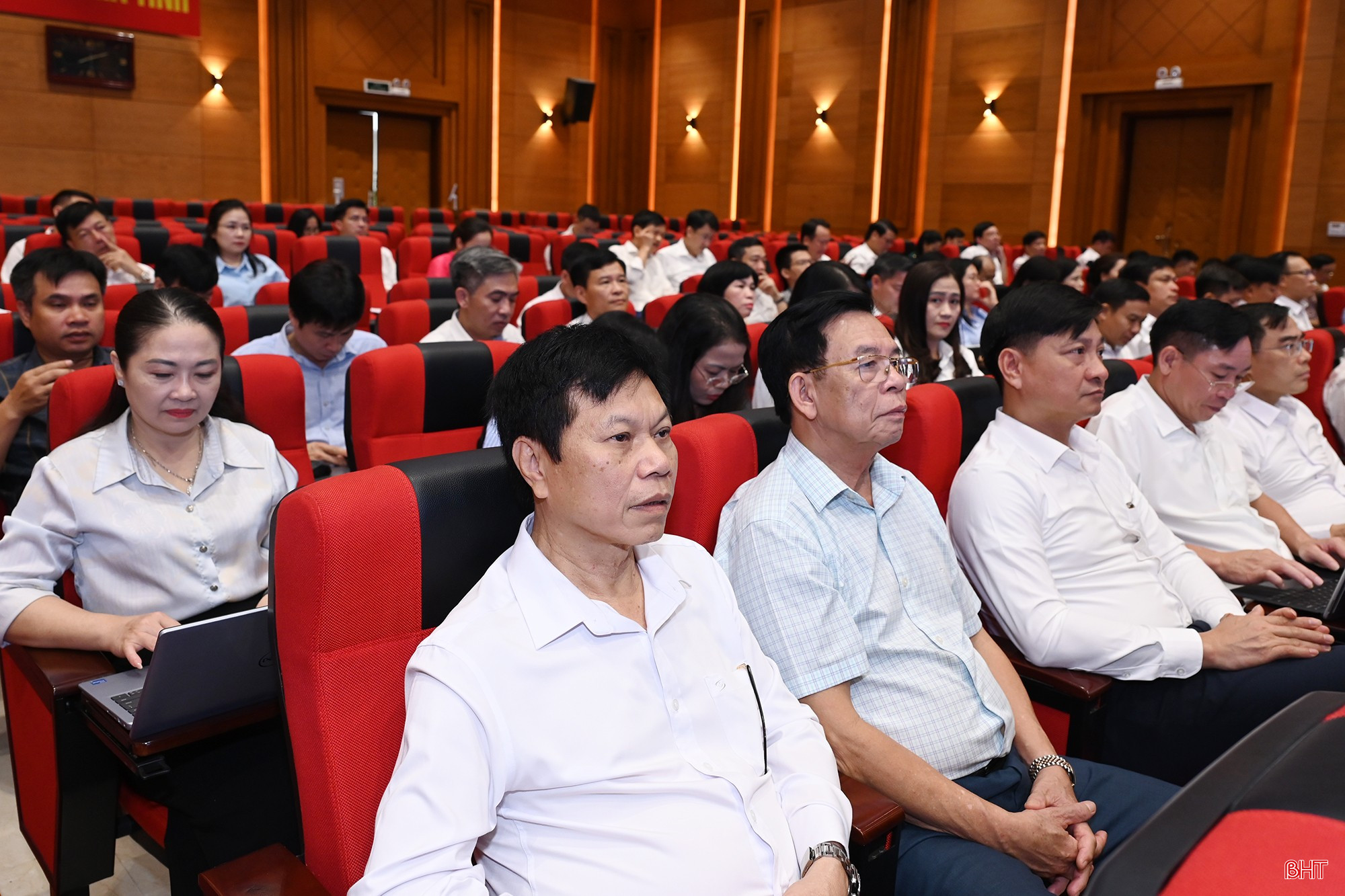 Đại biểu tại điểm cầu Hà Tĩnh.