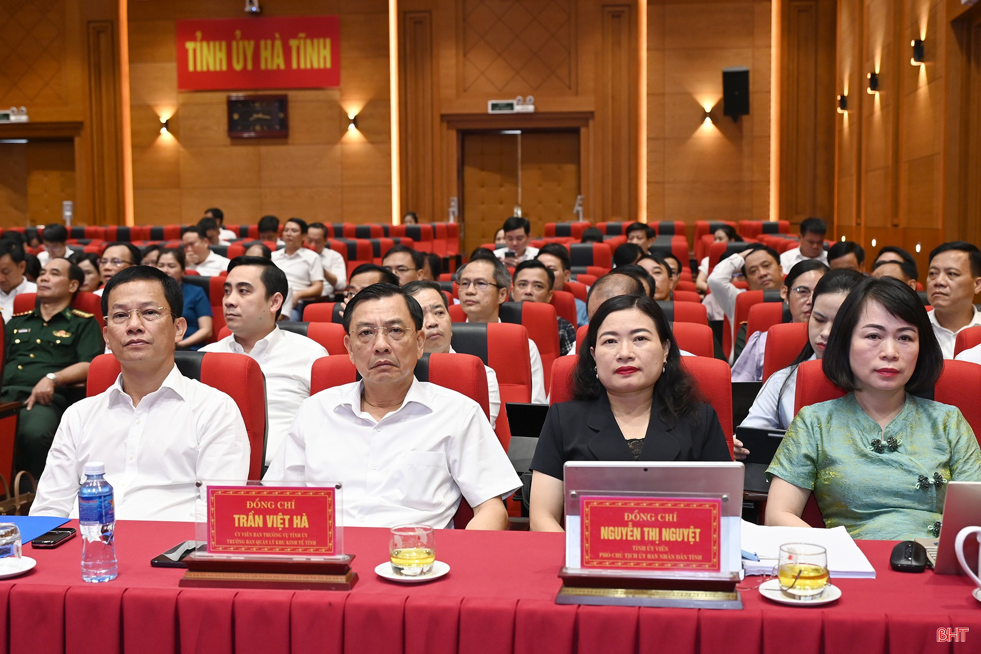 Đại biểu dự hội nghị.