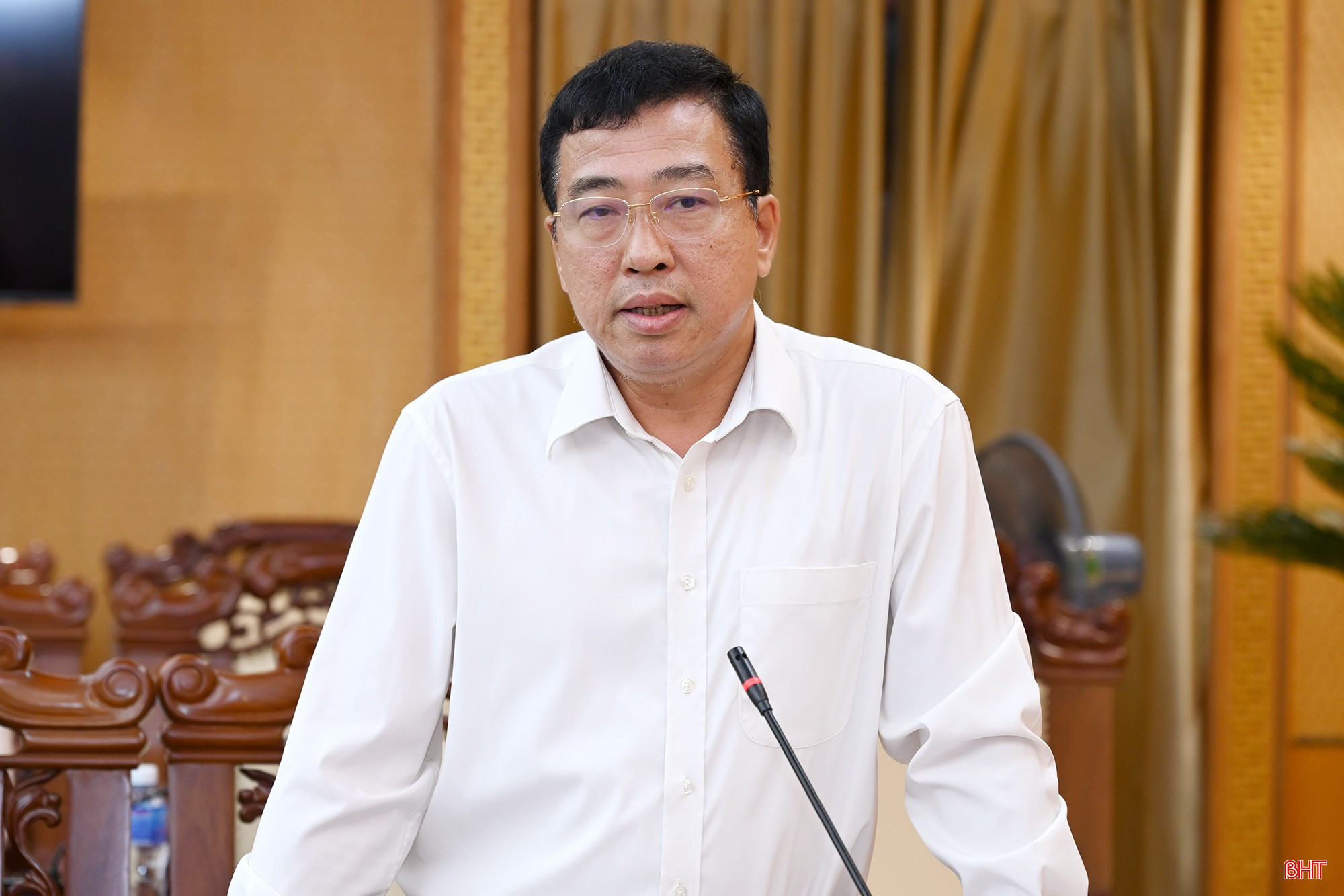 Đồng chí Trần Tú Anh - Chủ nhiệm Ủy ban Kiểm tra Tỉnh ủy đề xuất một số nội dung tại buổi làm việc.