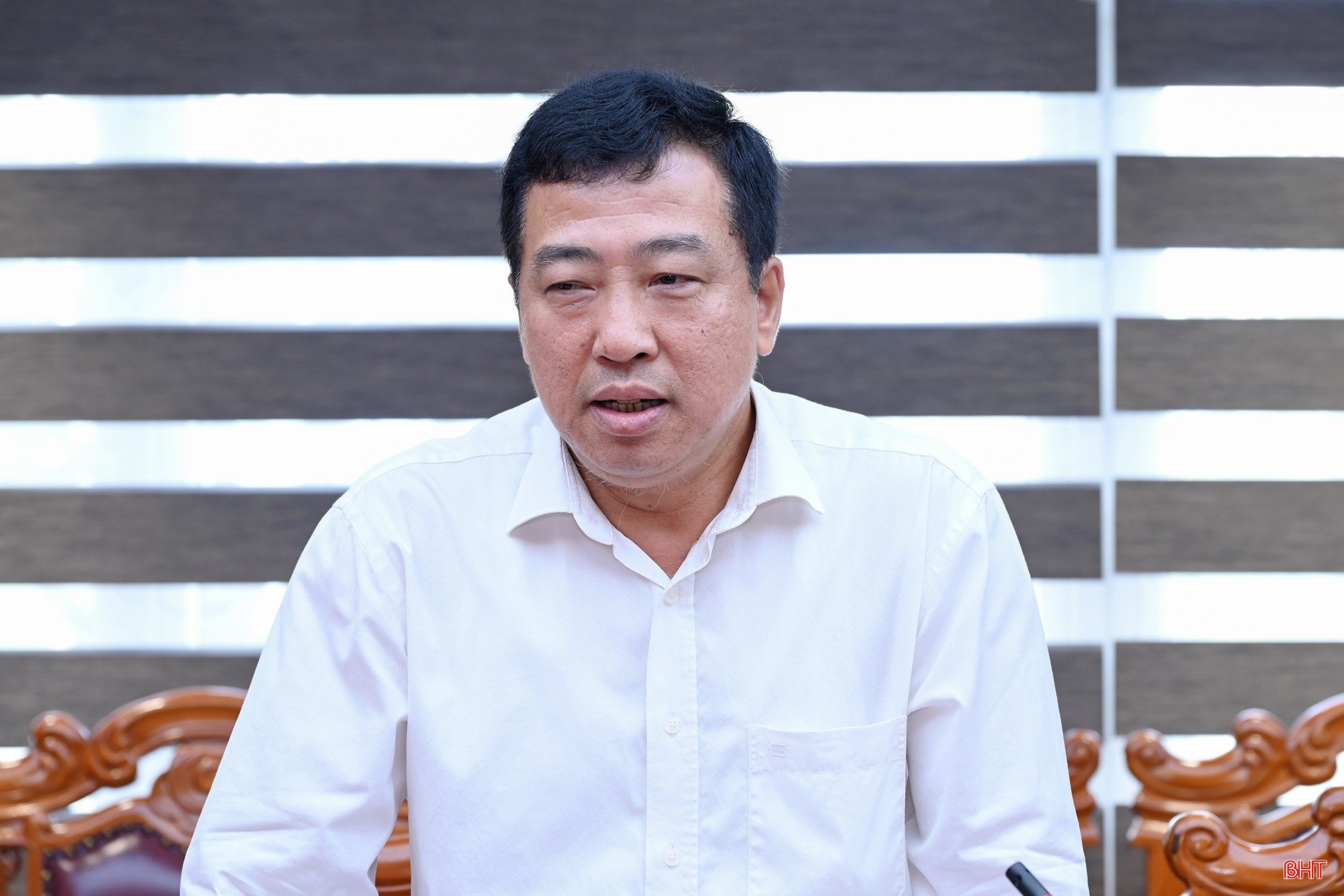 Đồng chí Trần Tú Anh - Ủy viên BTV Tỉnh ủy, Chủ nhiệm UBKT Tỉnh ủy phát biểu tại hội nghị.