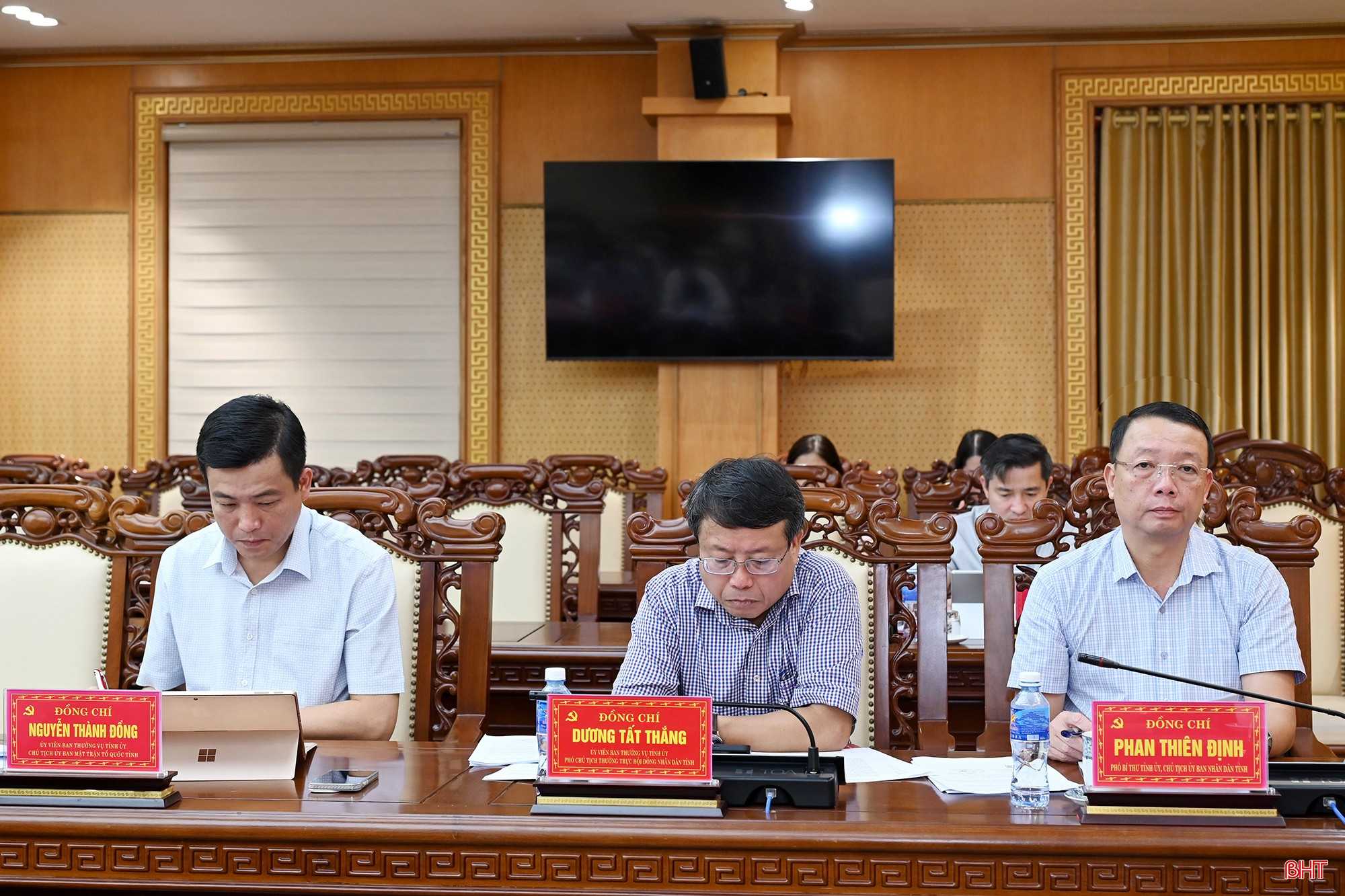Đồng chí Phan Thiên Định - Phó Bí thư Tỉnh ủy, Chủ tịch UBND tỉnh và các đại biểu dự hội nghị.
