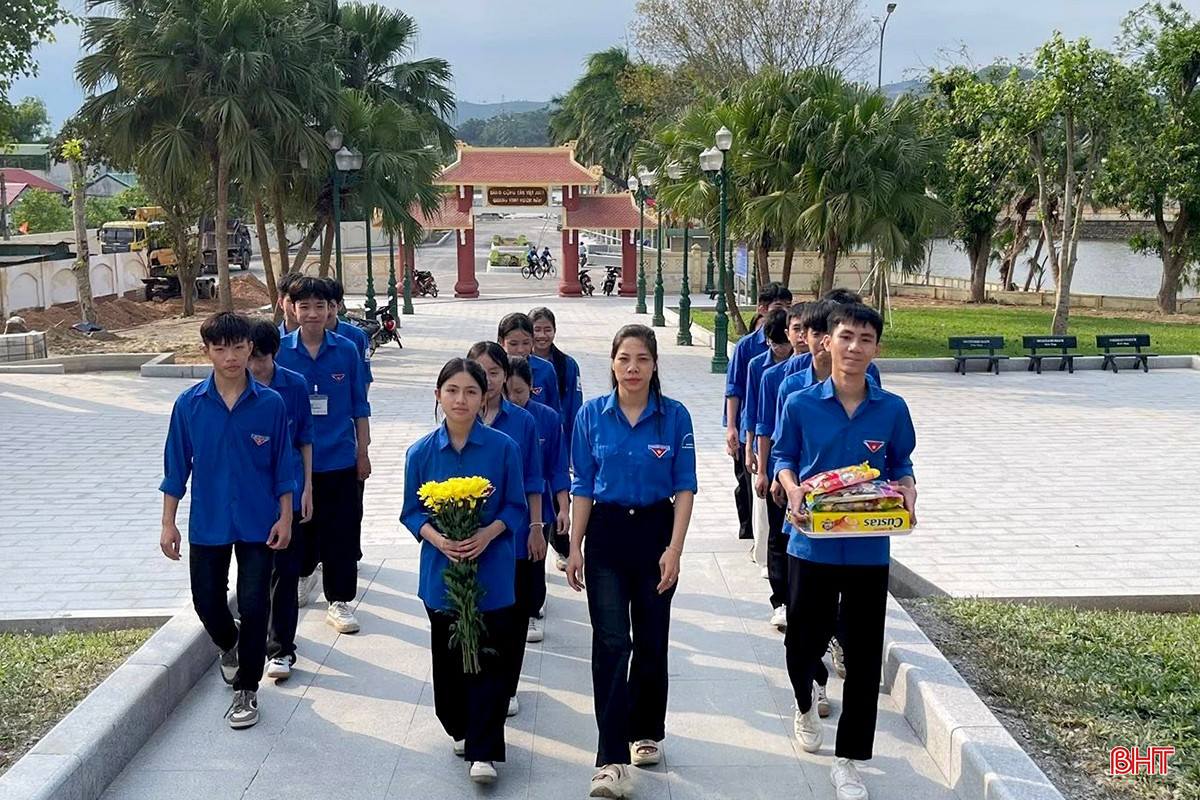 Nhiều người dân tri ân, tưởng nhớ Tổng Bí thư Trần Phú ảnh 1