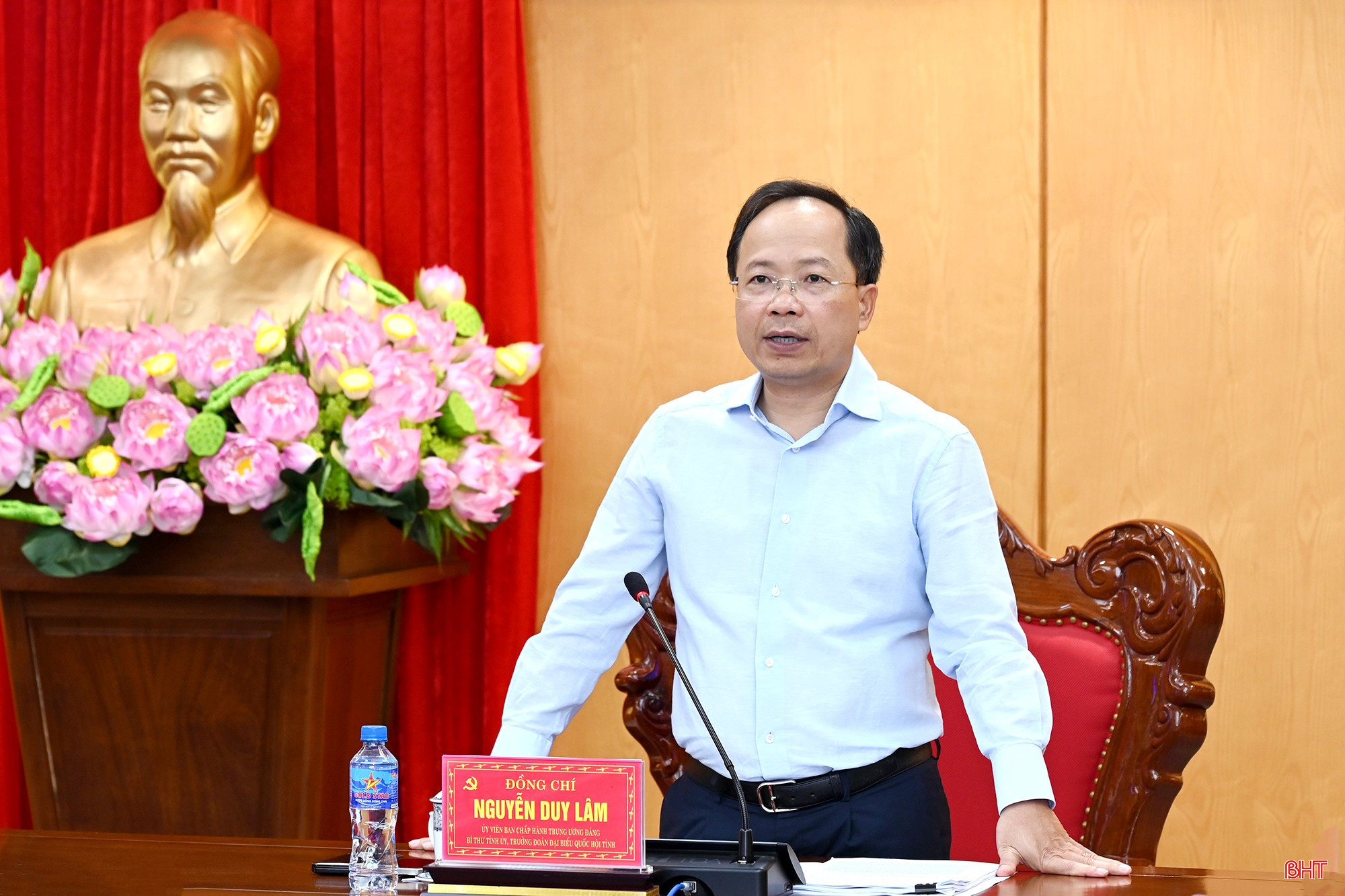 Đồng chí Nguyễn Duy Lâm - Ủy viên BCH Trung ương Đảng, Bí thư Tỉnh ủy, Trưởng đoàn ĐBQH tỉnh kết luận hội nghị.