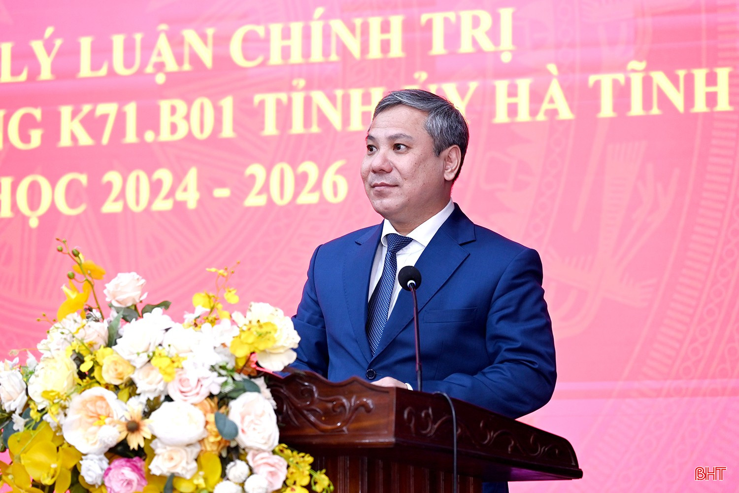 TS Vũ Văn Hậu - Phó Giám đốc Học viện Chính trị khu vực I phát biểu tại buổi lễ.