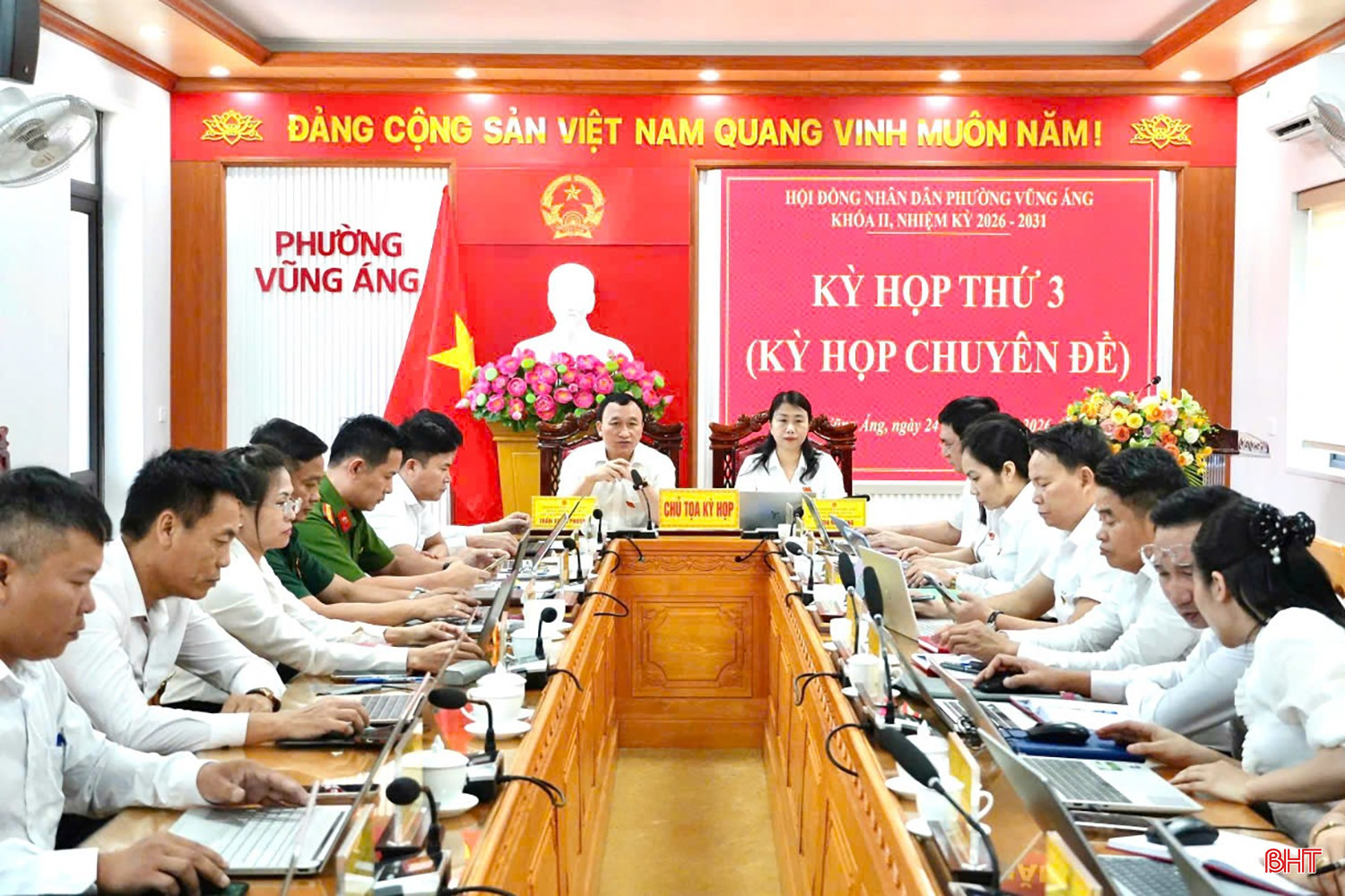 Kỳ họp thứ 3 (kỳ họp chuyên đề) của HĐND phường Vũng Áng đã thông qua Nghị quyết của HĐND phường về sắp xếp các tổ dân phố trên địa bàn.