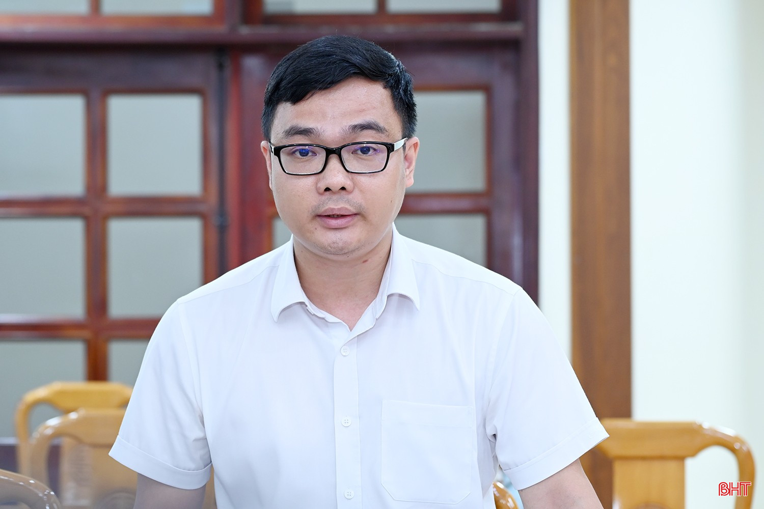 Ông Vũ Hoàng Nam - Phó Vụ trưởng Vụ Quản lý quy hoạch (Bộ Tài chính) phát biểu tại phiên họp.