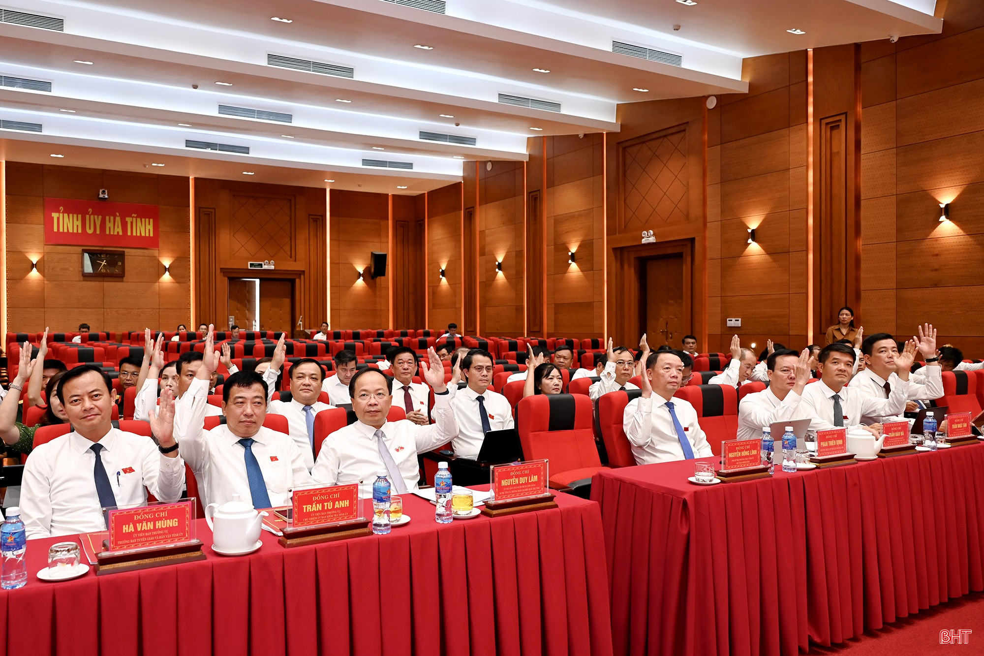 Tại Kỳ họp thứ tư (kỳ họp chuyên đề) HĐND tỉnh khóa XIX diễn ra ngày 19/6, HĐND tỉnh đã biểu quyết thông qua Nghị quyết số 03/2026/NQ-HĐND.