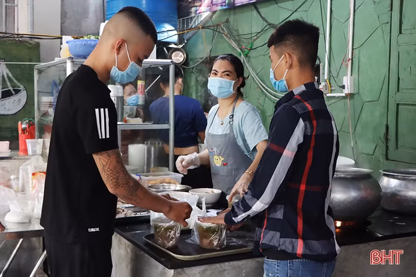 Nhiều dịch vụ ở Hà Tĩnh tất bật đón khách trở lại trong điều kiện phòng chống dịch