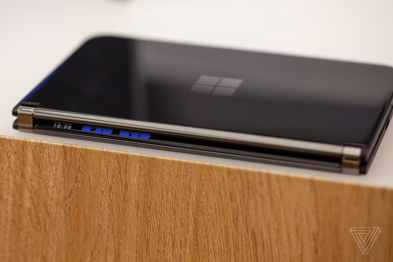 Smartphone vừa ra mắt của Microsoft đắt hơn iPhone 13