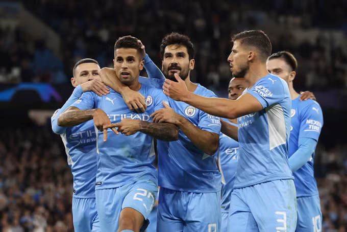 Man City & 9 ngày giông bão