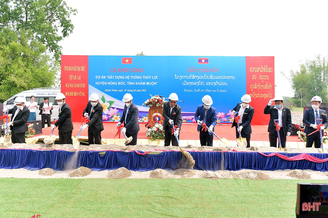 Lãnh đạo Hà Tĩnh chúc tết Bunpimay và dự khởi công công trình thuỷ lợi tại Lào