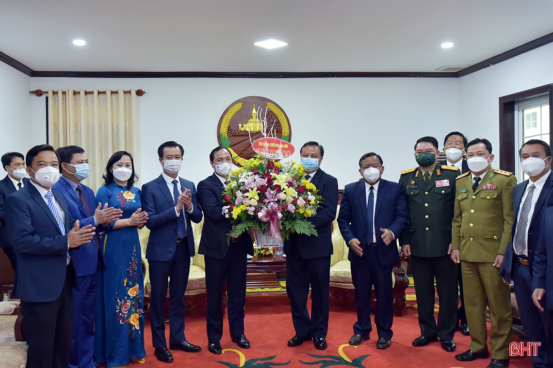 Lãnh đạo Hà Tĩnh chúc tết Bunpimay và dự khởi công công trình thuỷ lợi tại Lào