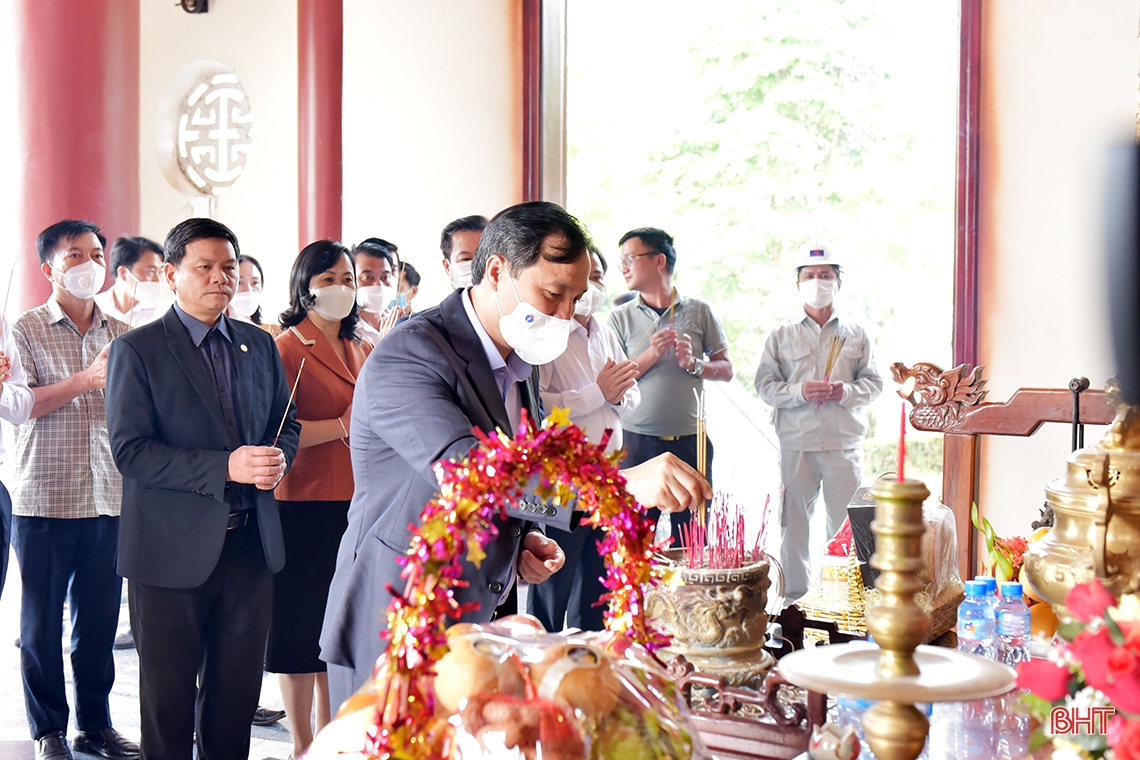 Lãnh đạo Hà Tĩnh chúc tết Bunpimay và dự khởi công công trình thuỷ lợi tại Lào
