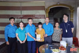 Công đoàn Hà Tĩnh đồng hành cùng con em đoàn viên hoàn cảnh khó khăn 