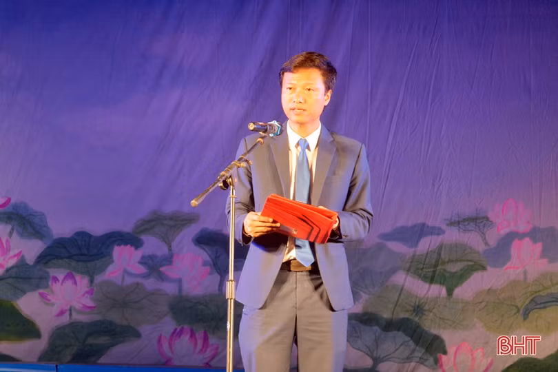 Lắng đọng Chương trình Nghệ thuật “Theo chân Bác” ở TX Kỳ Anh