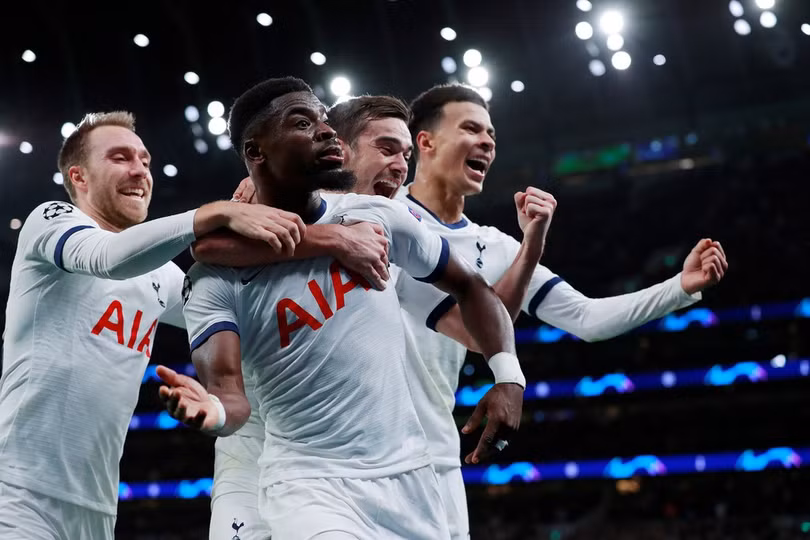 Thầy trò HLV Jose Mourinho ngược dòng thắng 4-2 ở Champions League