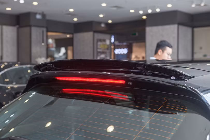 Chi tiết Porsche Panamera 4 Sport Turismo giá 6,642 tỷ tại Việt Nam