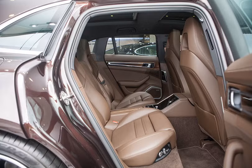 Chi tiết Porsche Panamera 4 Sport Turismo giá 6,642 tỷ tại Việt Nam