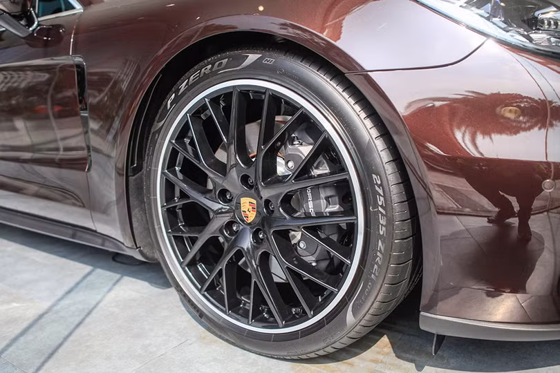Chi tiết Porsche Panamera 4 Sport Turismo giá 6,642 tỷ tại Việt Nam