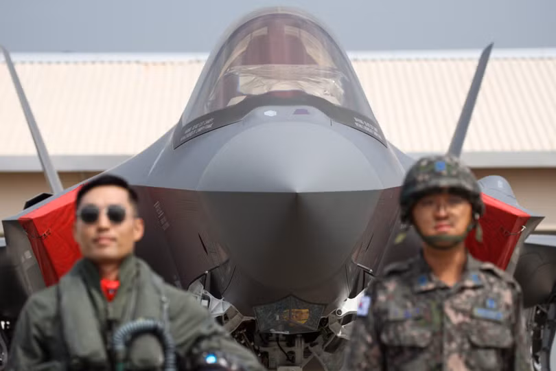 Hàn Quốc lần đầu tiên phô diễn sức mạnh chiến đấu cơ F-35
