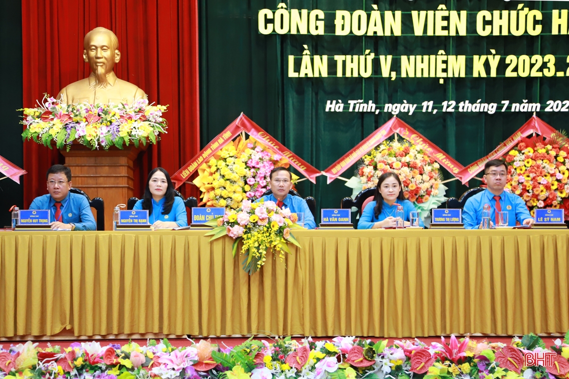 Đồng chí Hà Văn Oanh tái cử Chủ tịch Công đoàn Viên chức tỉnh Hà Tĩnh nhiệm kỳ 2023 - 2028