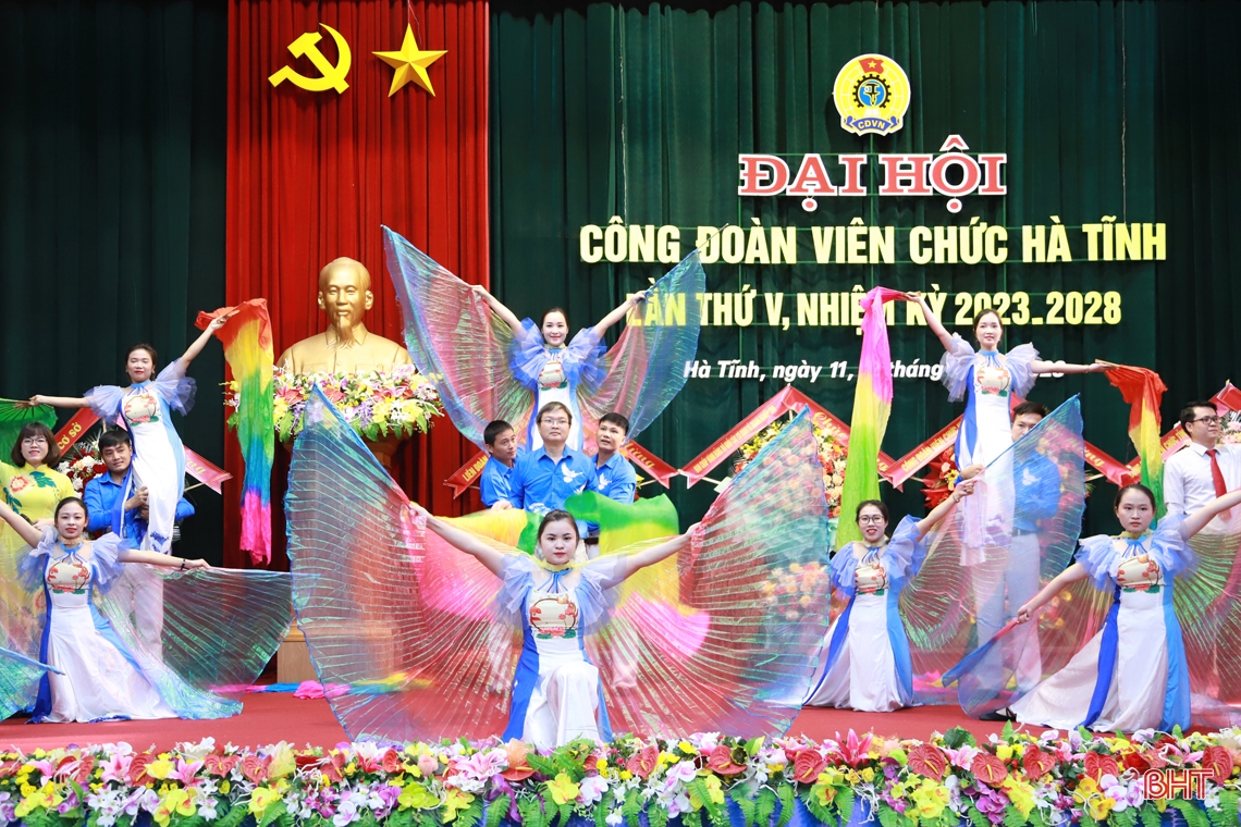 Đồng chí Hà Văn Oanh tái cử Chủ tịch Công đoàn Viên chức tỉnh Hà Tĩnh nhiệm kỳ 2023 - 2028