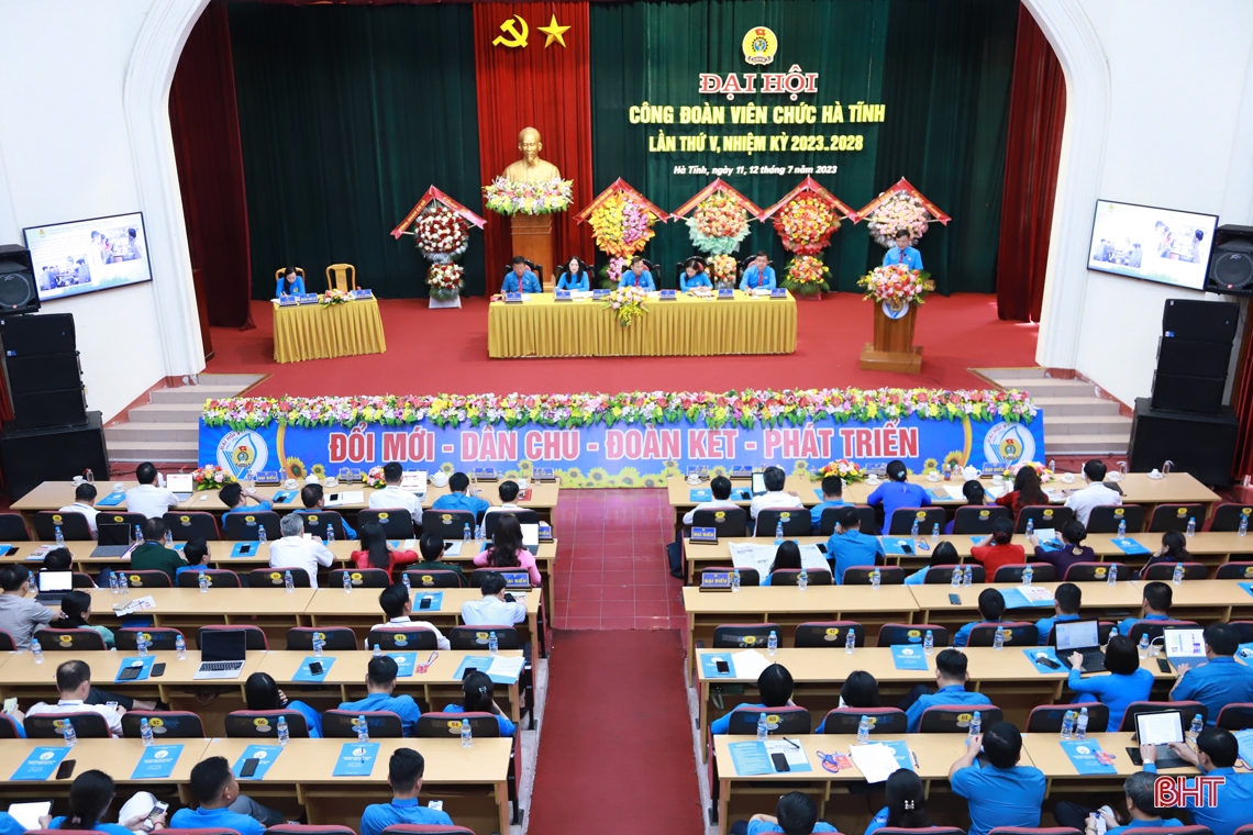 Đồng chí Hà Văn Oanh tái cử Chủ tịch Công đoàn Viên chức tỉnh Hà Tĩnh nhiệm kỳ 2023 - 2028
