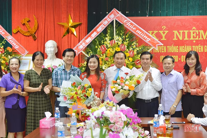 Lãnh đạo Hà Tĩnh chúc mừng ngày truyền thống ngành Tuyên giáo