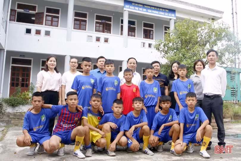 Đội Hà Tĩnh xuất quân dự Giải bóng đá quốc gia dành cho trẻ em có hoàn cảnh đặc biệt