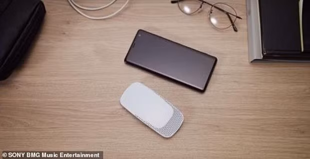Sony ra mắt máy điều hòa mini siêu nhỏ gắn sau lưng áo