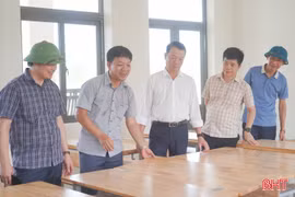 Chủ tịch UBND tỉnh kiểm tra các điều kiện vận hành Trường Phổ thông nội trú liên cấp TH&THCS Sơn Kim 1