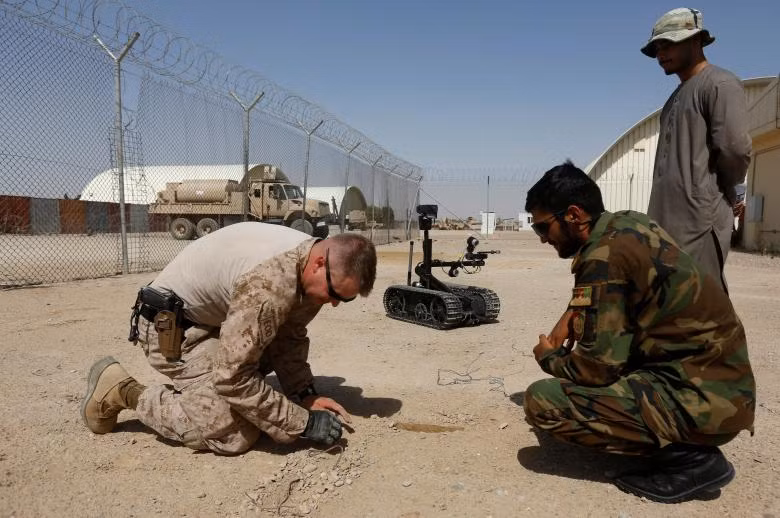 photo thuy quan luc chien my huan luyen binh si afghanistan chong taliban