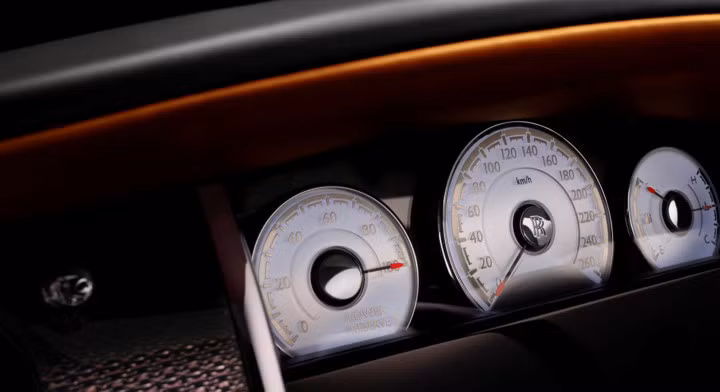 ngam nhin sieu pham rolls royce dawn black badge