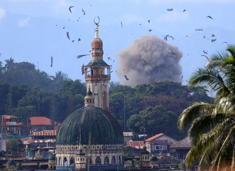 canh quan doi philippines doi bom thanh pho marawi vao top anh tuan