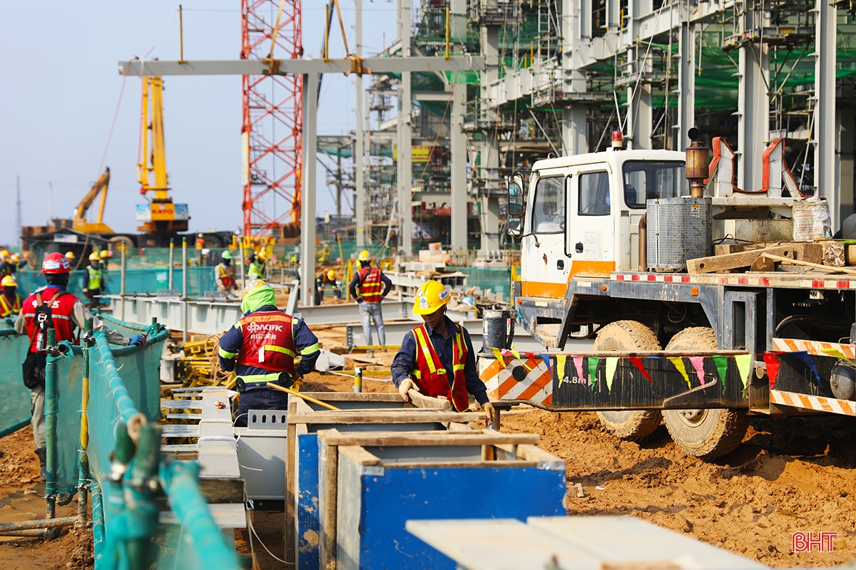 Cận cảnh công trường dự án Nhiệt điện Vũng Áng 2