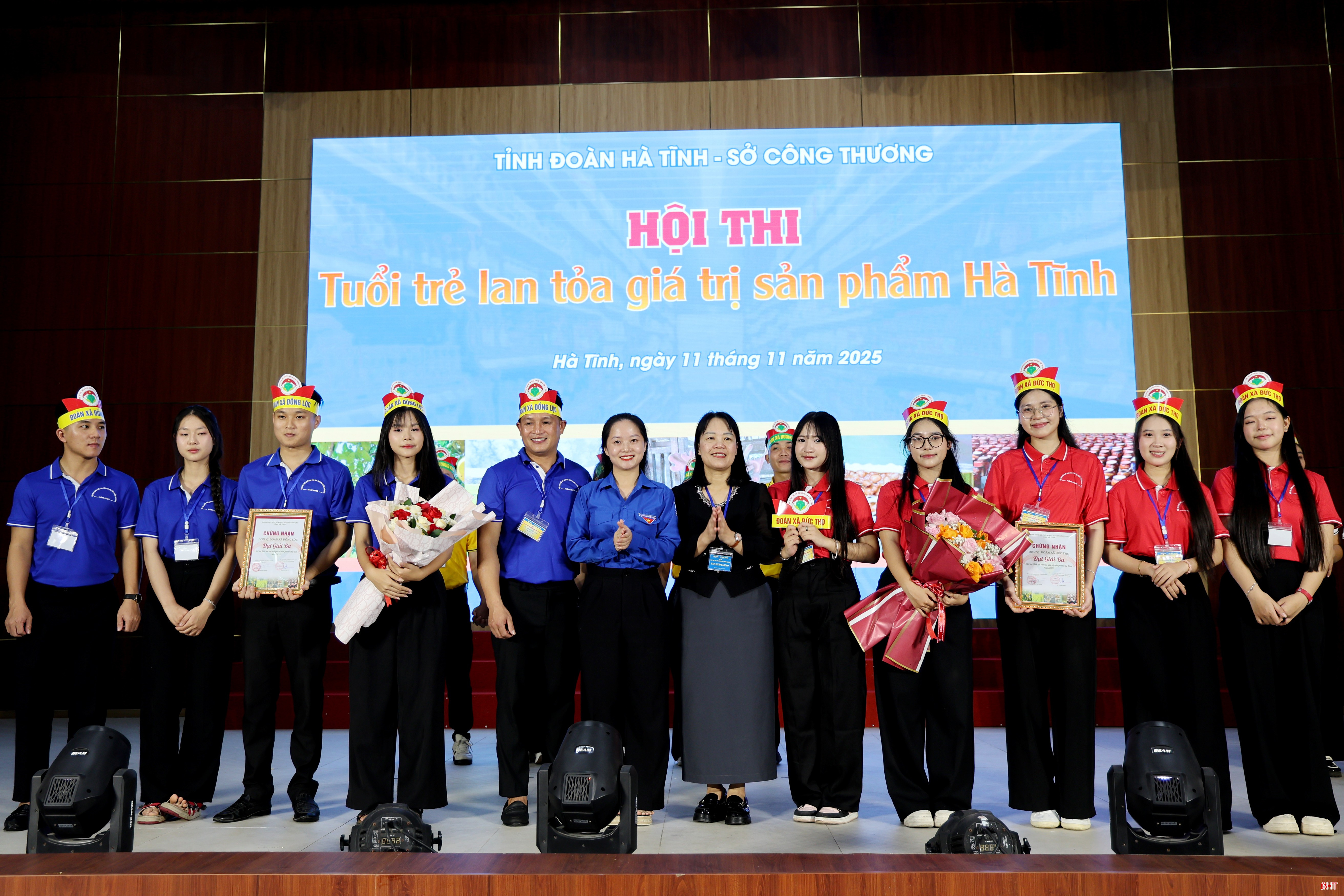 Trao giải ba cho đội Đồng Lộc, Đức Thọ.