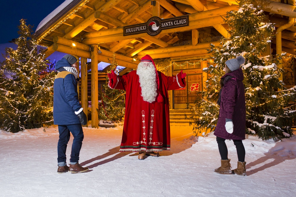 Đến thăm quê hương của ông già Noel