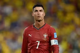 Ronaldo bị đình chỉ 30 ngày vì tự ý rời đội tuyển