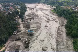 Vụ sạt lở tương đương 950 tấn thuốc nổ tàn phá biên giới Nepal-Trung Quốc