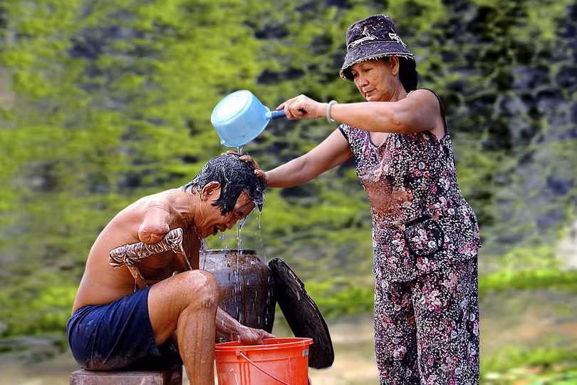 Ngắm những khoảnh khắc yêu thương gia đình ở khắp nẻo Việt Nam
