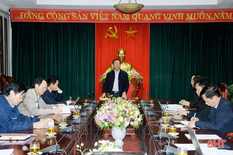 Bí thư Tỉnh ủy nghe báo cáo chuyên đề về nông nghiệp, nông thôn mới để xây dựng báo cáo chính trị trình Đại hội Đảng bộ tỉnh