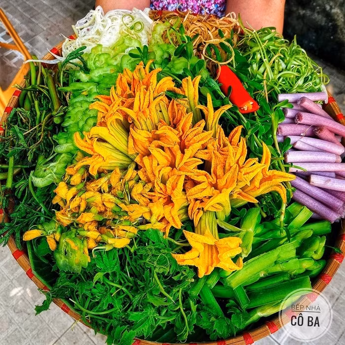 Trời lạnh làm nồi lẩu mắm mát ruột, thơm lừng cả nhà