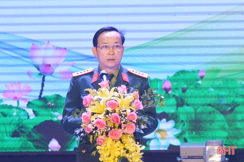 Gần 300 diễn viên tham gia Hội diễn Văn nghệ quần chúng LLVT Hà Tĩnh