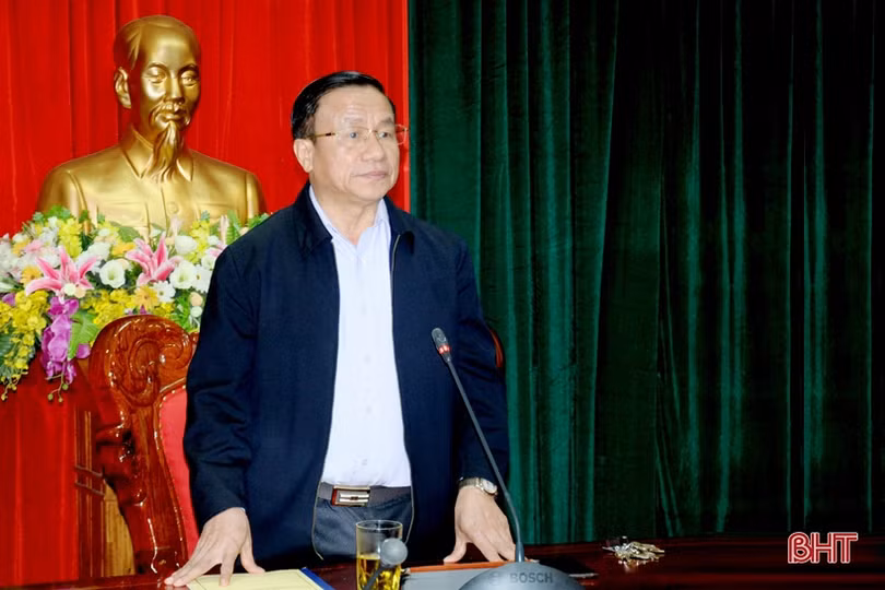 Bí thư Tỉnh ủy nghe báo cáo chuyên đề về nông nghiệp, nông thôn mới để xây dựng báo cáo chính trị trình Đại hội Đảng bộ tỉnh