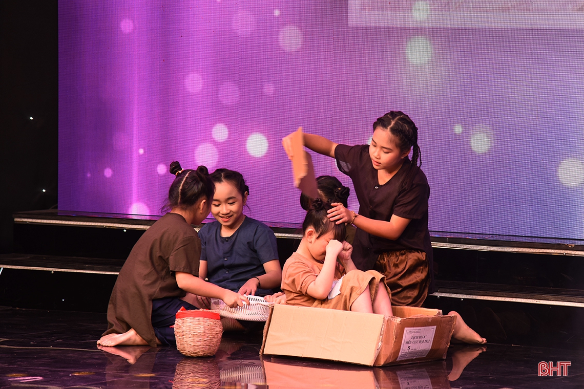 Gala “HTTV - Kết nối vòng tay nhân ái” kêu gọi gần 1,5 tỷ đồng hỗ trợ các hoàn cảnh khó khăn
