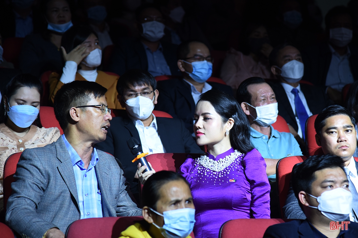 Gala “HTTV - Kết nối vòng tay nhân ái” kêu gọi gần 1,5 tỷ đồng hỗ trợ các hoàn cảnh khó khăn