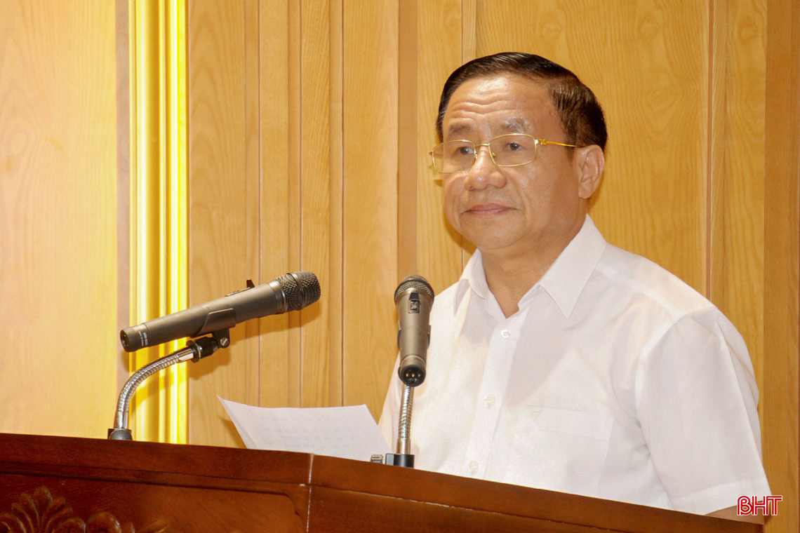 Khó khăn gấp đôi, ta phấn đấu gấp ba, không chùn bước, không bàn lùi, không ngại va chạm, vì lợi ích Nhân dân Hà Tĩnh lên trên hết