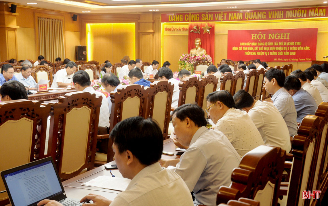 Khó khăn gấp đôi, ta phấn đấu gấp ba, không chùn bước, không bàn lùi, không ngại va chạm, vì lợi ích Nhân dân Hà Tĩnh lên trên hết