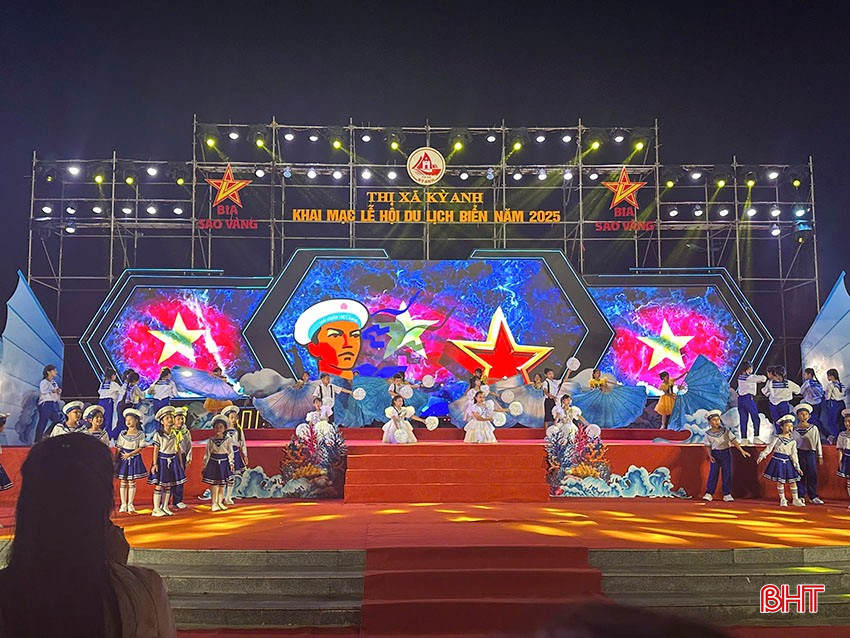 Tối 25/4, TX Kỳ Anh tổ chức tổng duyệt chương trình nghệ thuật tại Lễ khai trương du lịch biển năm 2025.